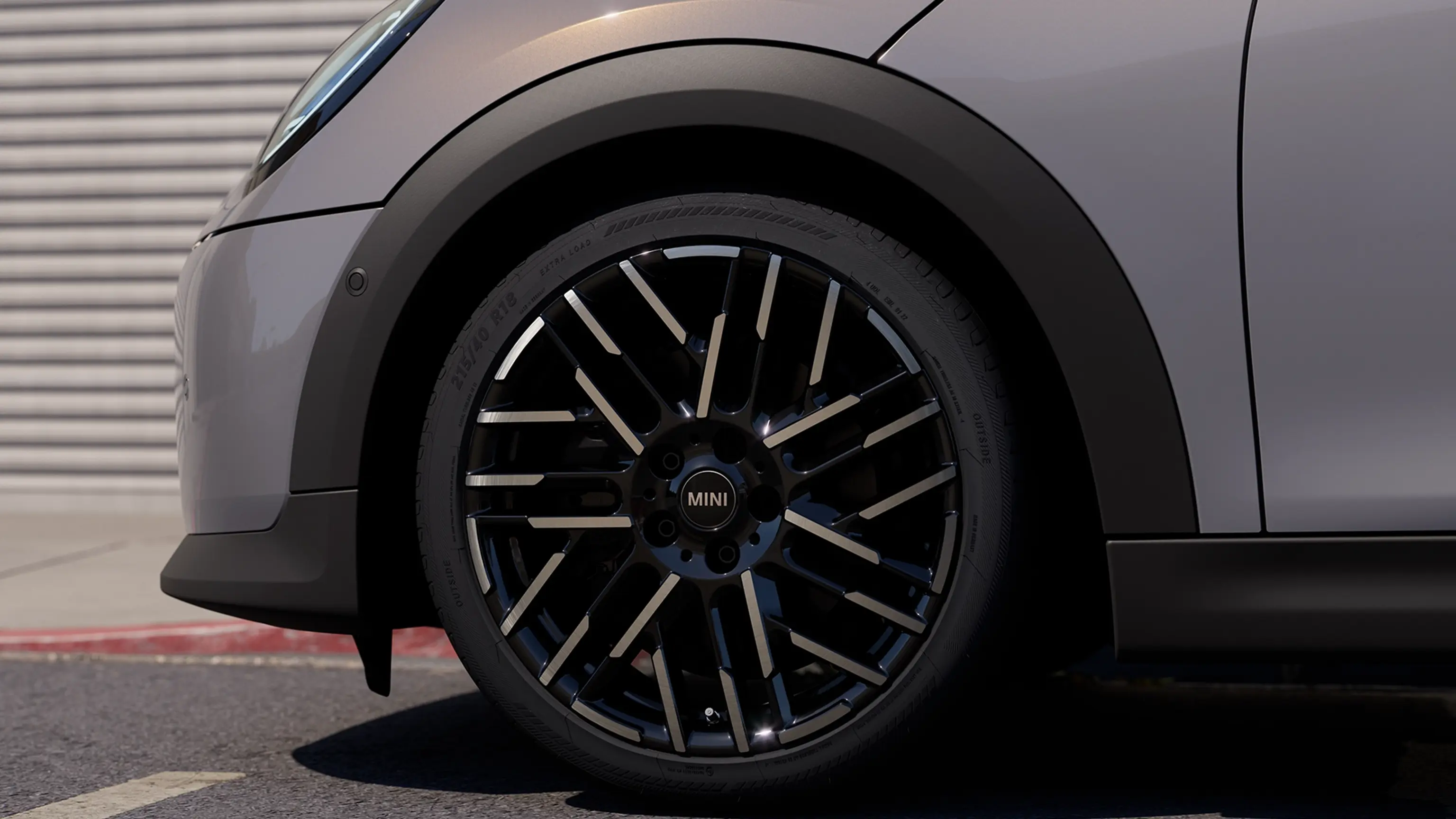 MINI Cooper Convertible – välisdisaini põhiomadused – rooli lähivaade