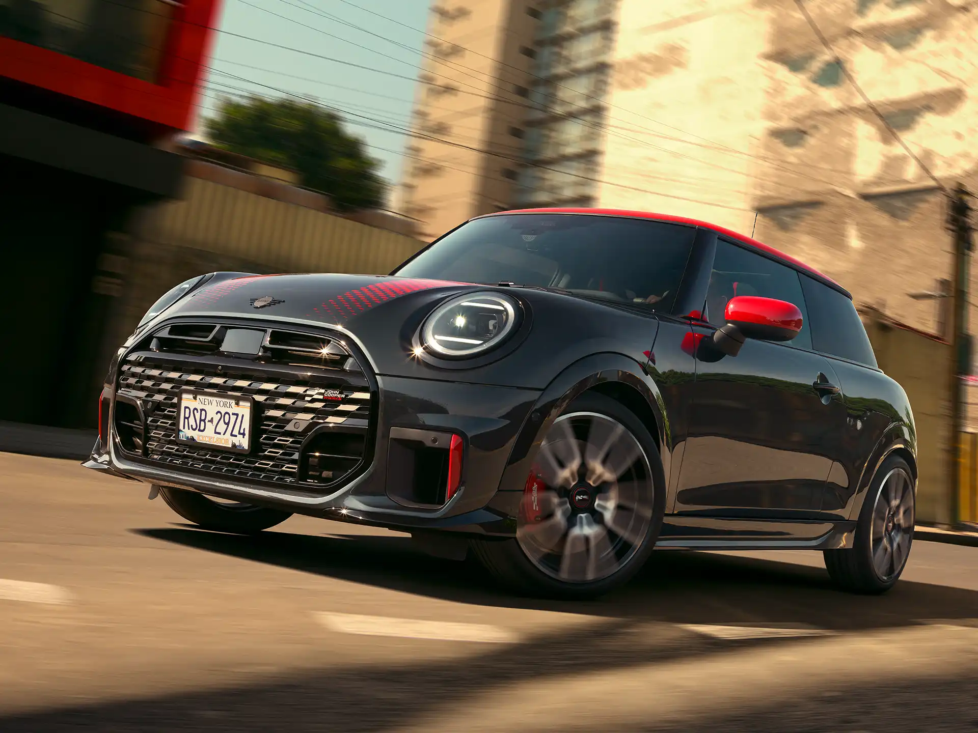 MINI John Cooper Works – F66 JCW külgvaade