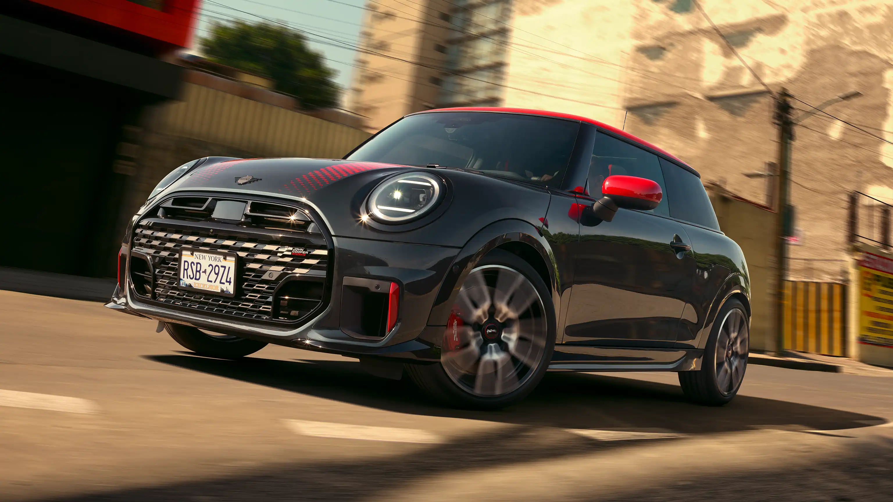 MINI John Cooper Works – F66 JCW külgvaade