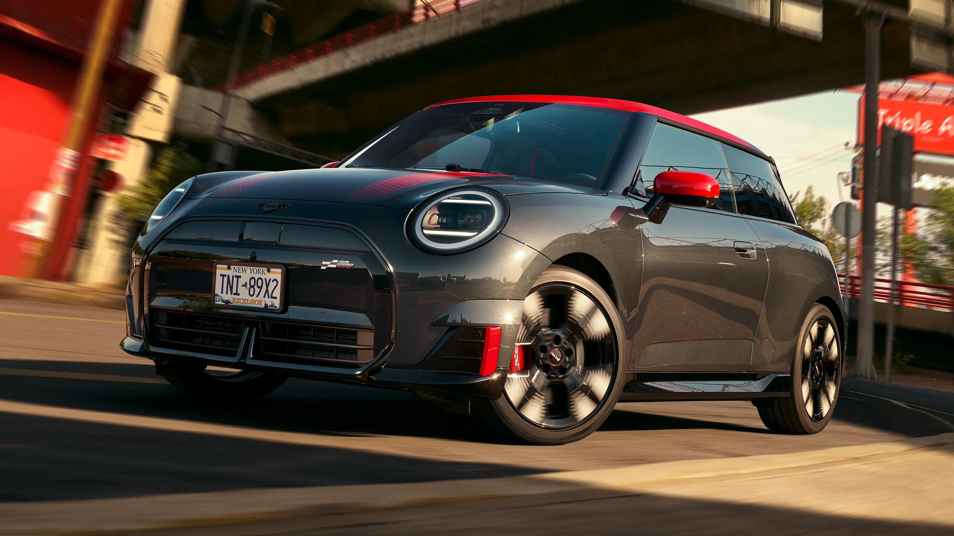 MINI John Cooper Works – J01 JCW külgvaade