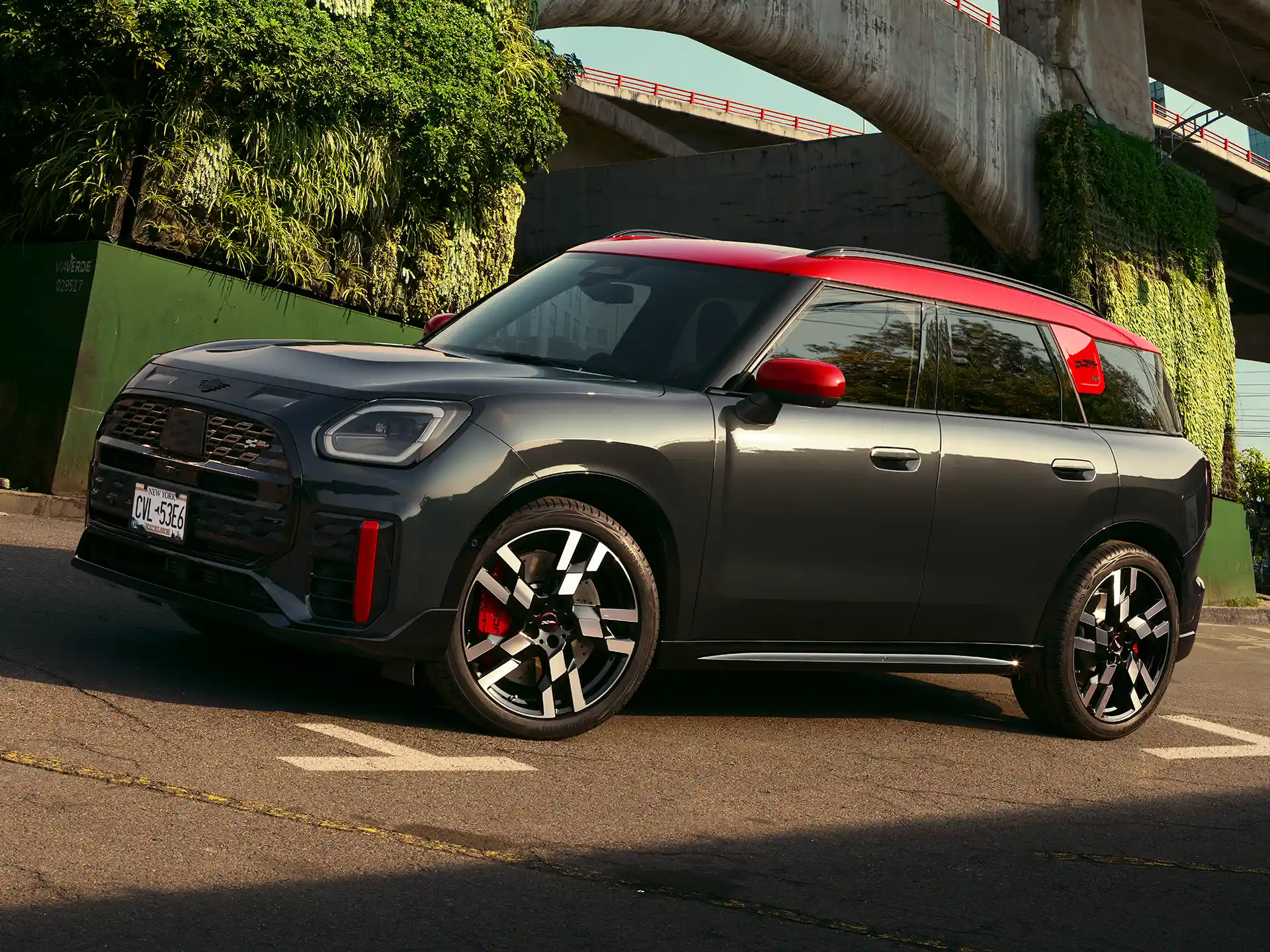 MINI John Cooper Works – U25 JCW külgvaade