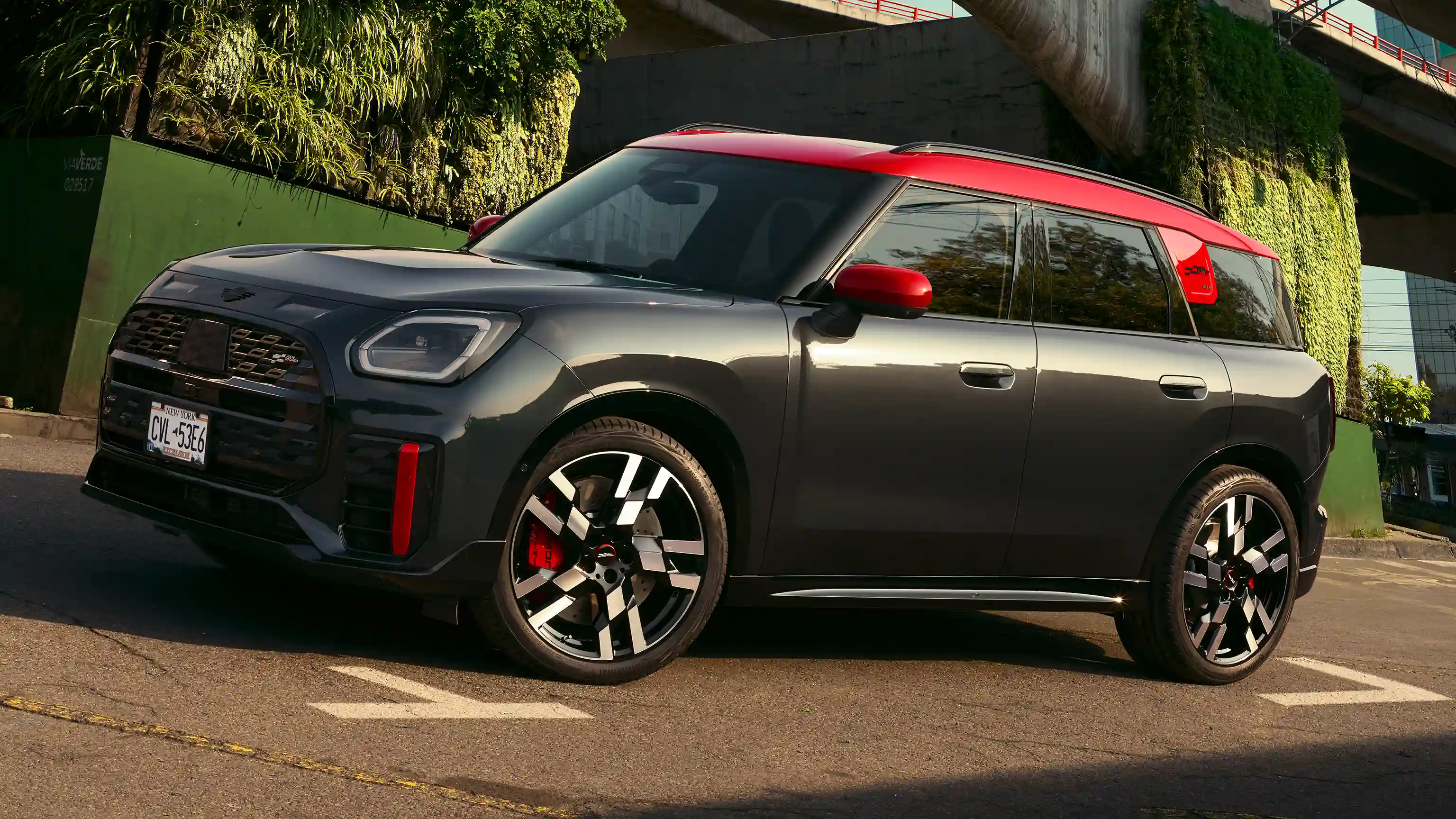 MINI John Cooper Works – U25 JCW külgvaade
