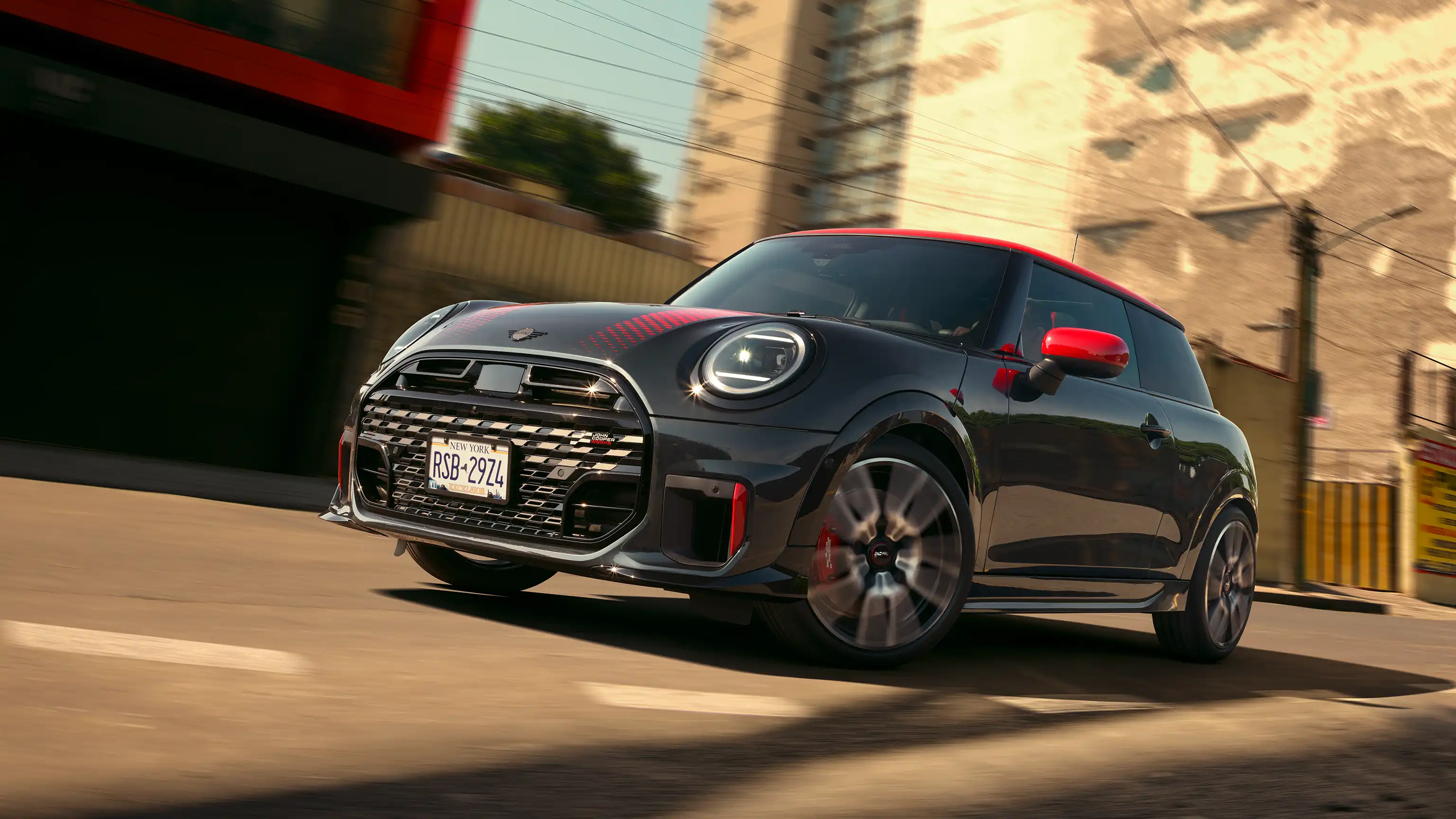 MINI John Cooper Works – F66 JCW külgvaade