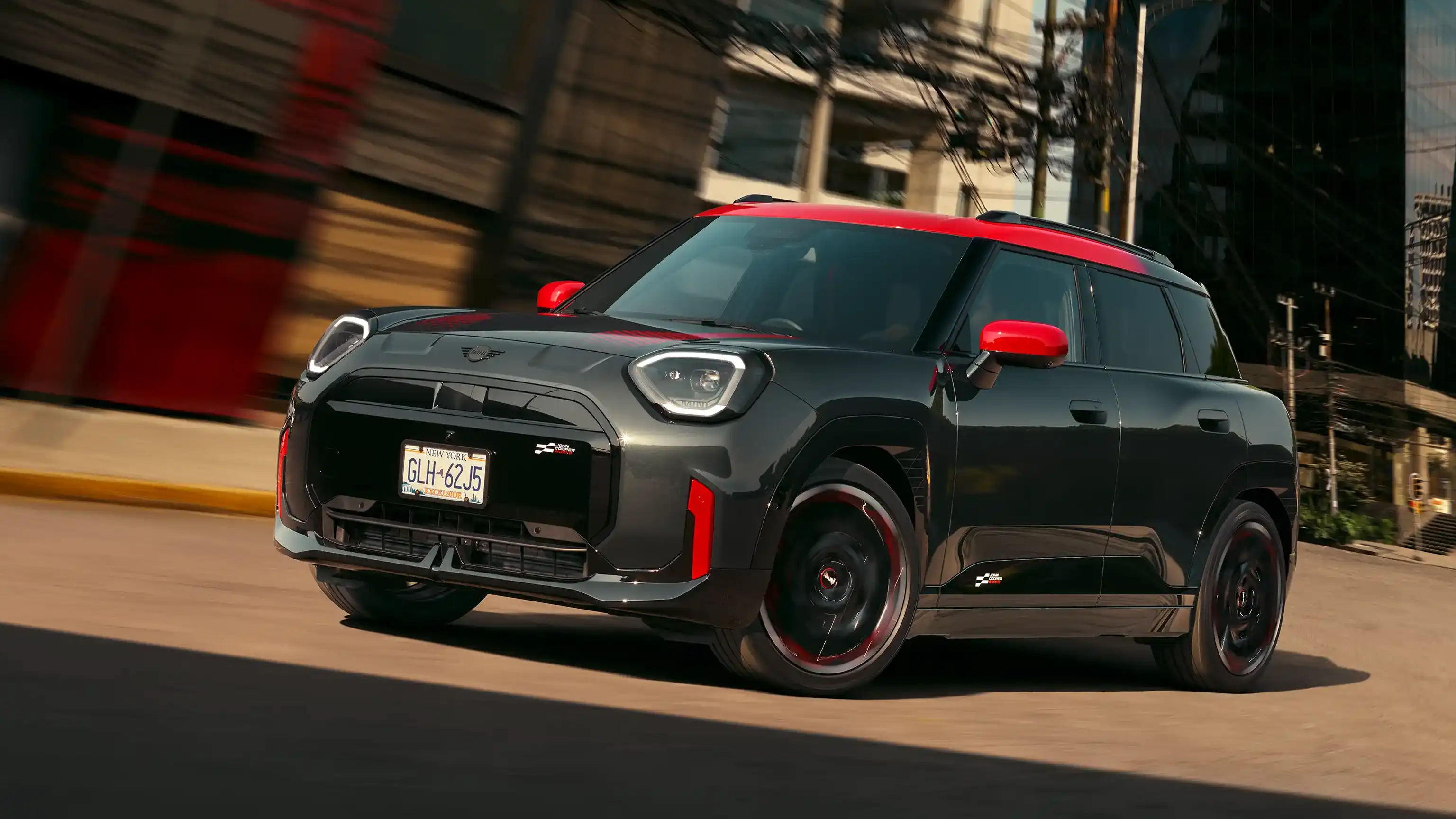 MINI John Cooper Works – J05 JCW külgvaade