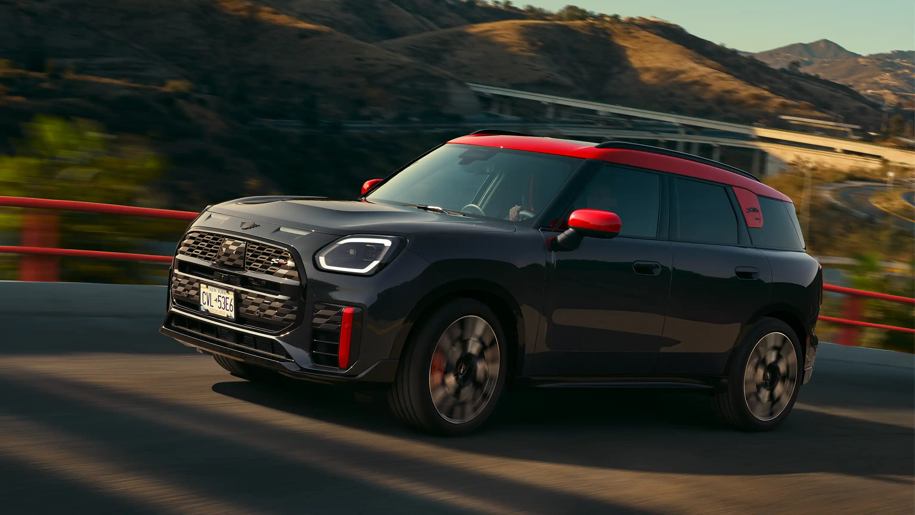 MINI John Cooper Works – U25 JCW külgvaade