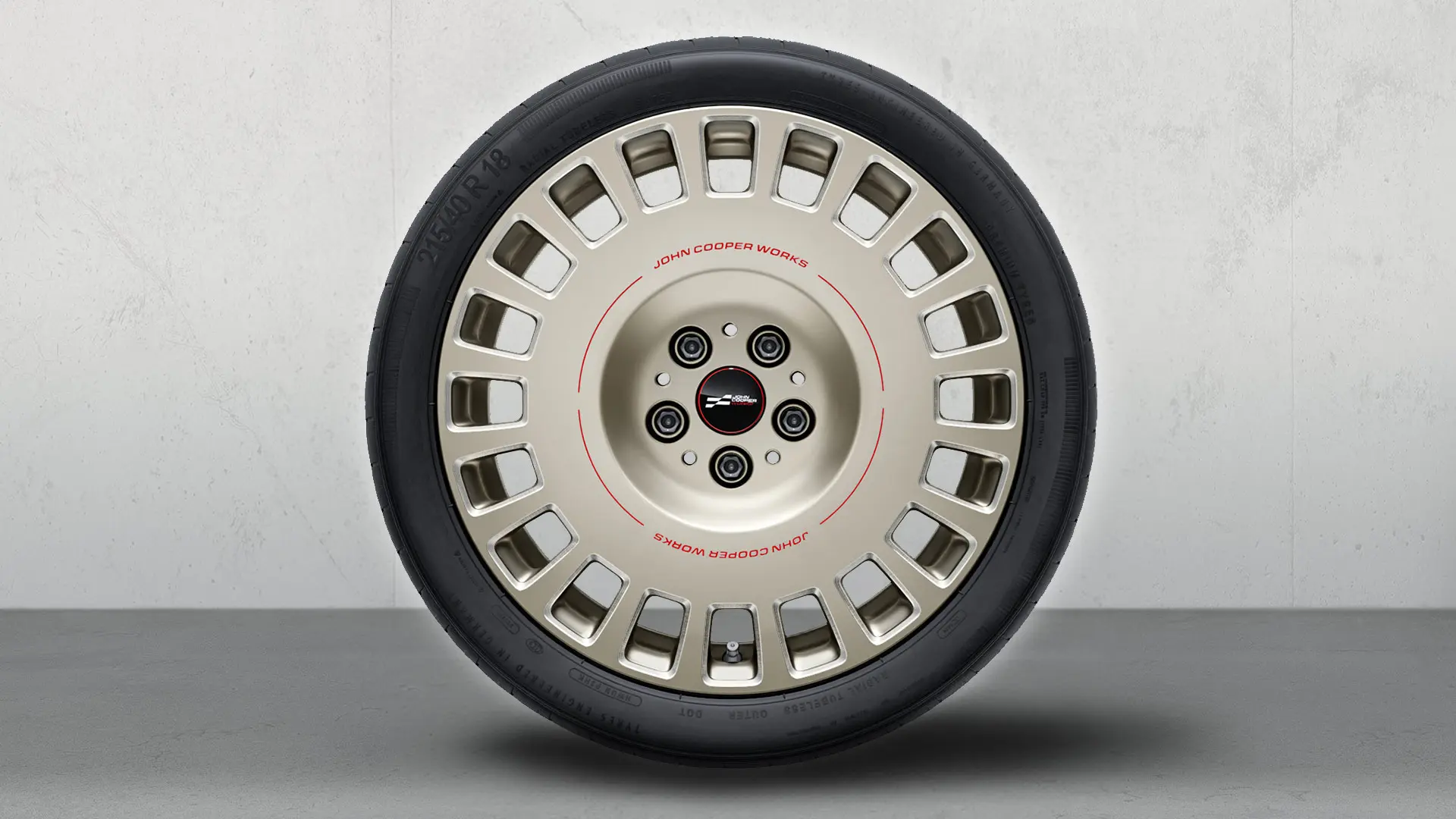Originaalne MINI JCW 18-tolline Rallye Spoke 964 valuvelg värvitoonis Vibrant Silver ja teemantlihvitud viimistluses.
