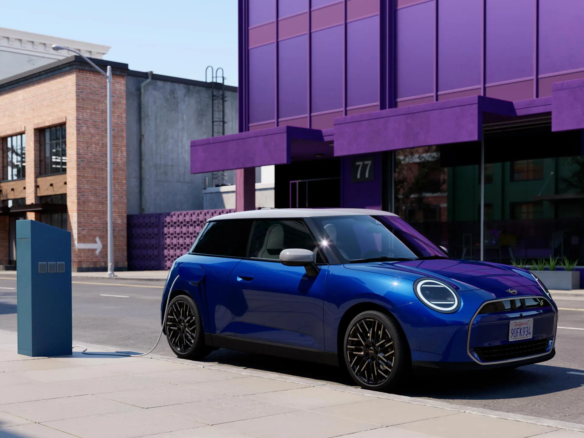 MINI Cooper laadimisjaamas.