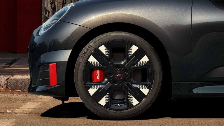 MINI – rehvimärgis – John Cooper Worksi velg