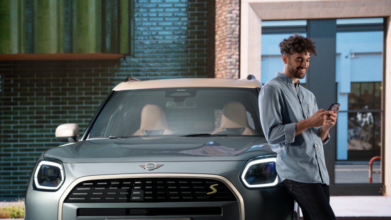 MINI digitaalne elamus – Tarkvara kaugvärskendus – Connected store
