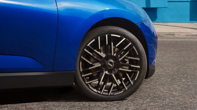 Täiselektriline MINI – välisilme galerii – velje detailid