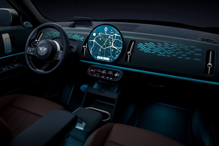 Täiselektriline MINI Countryman – mosaiik – salong