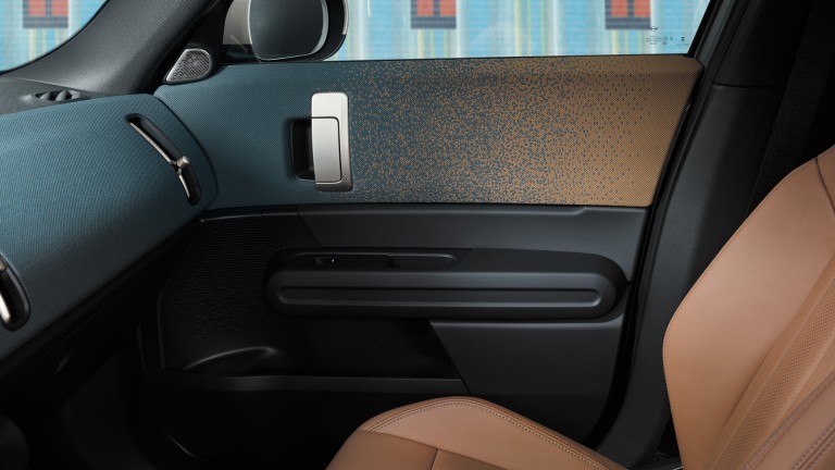 Täiselektriline MINI Countryman – mosaiik – jätkusuutlikkus