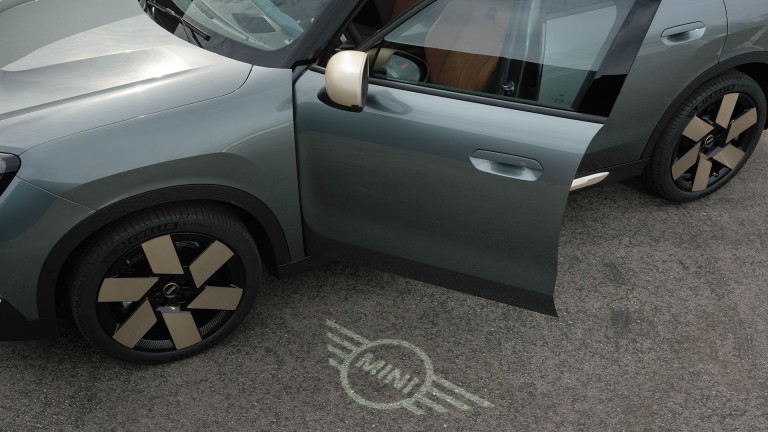 Täiselektriline MINI Countryman – digitaalne kogemus – digitaalne võti plus