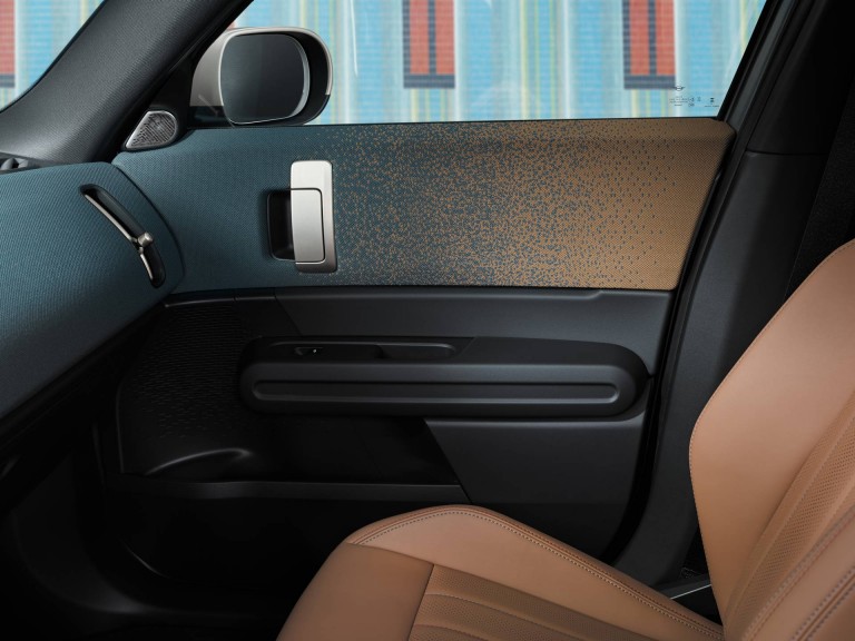 Täiselektriline MINI Countryman – salong – materjalid