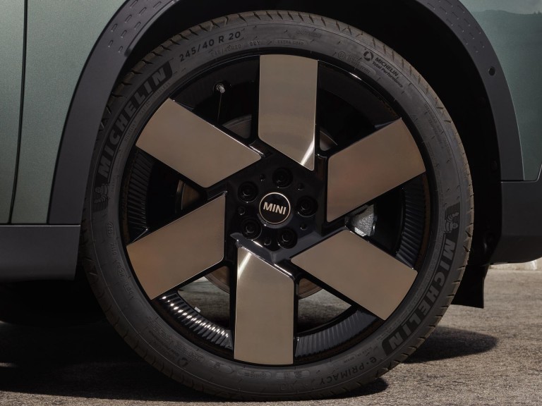 Täiselektriline MINI Countryman – jätkusuutlikkus – sekundaarne alumiinium