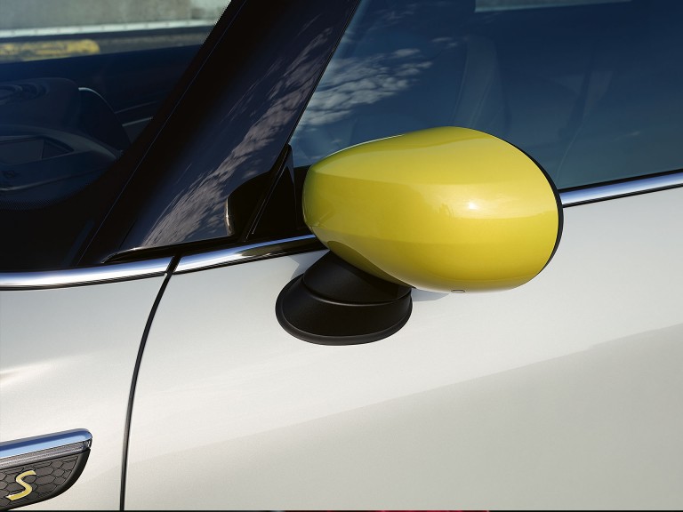 3-ukseline MINI Cooper SE – Energetic Yellow – värvid