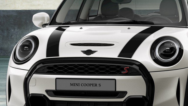 3-ukseline MINI Cooper SE – sporttriibud – Jet Black