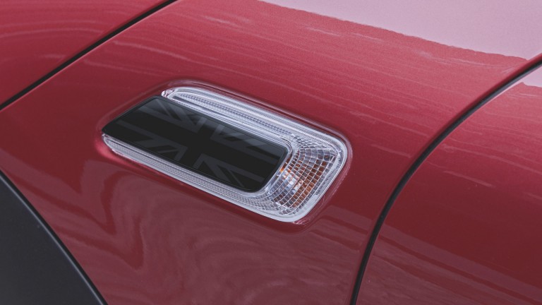 MINI Clubman – küljedetailid – Night Jack