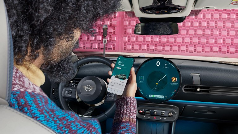 MINI Cooper, kolmeukseline – digitaalne kogemus – mini äpp