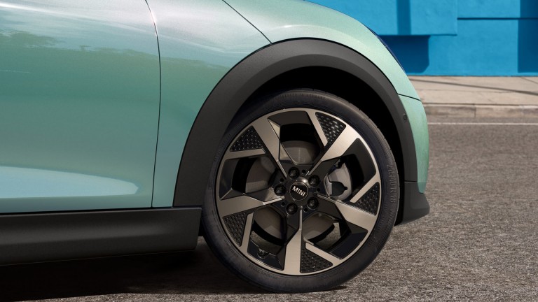 MINI Cooper, kolmeukseline – välisilme galerii – velgede detailid