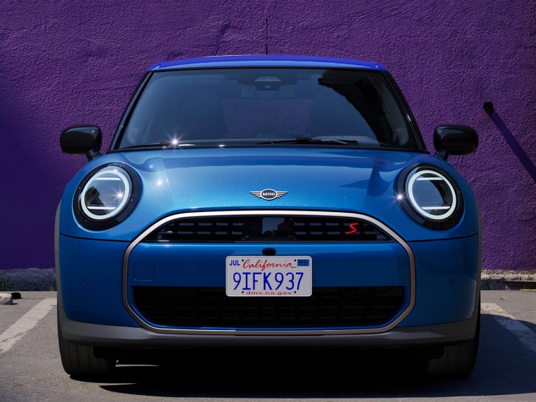 MINI Cooper, viieukseline – välisilme – esiosa disain