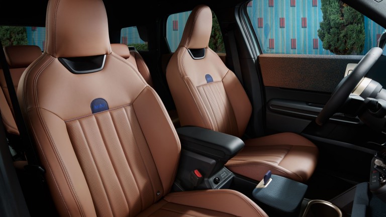 MINI Countryman – galerii – salong – 01